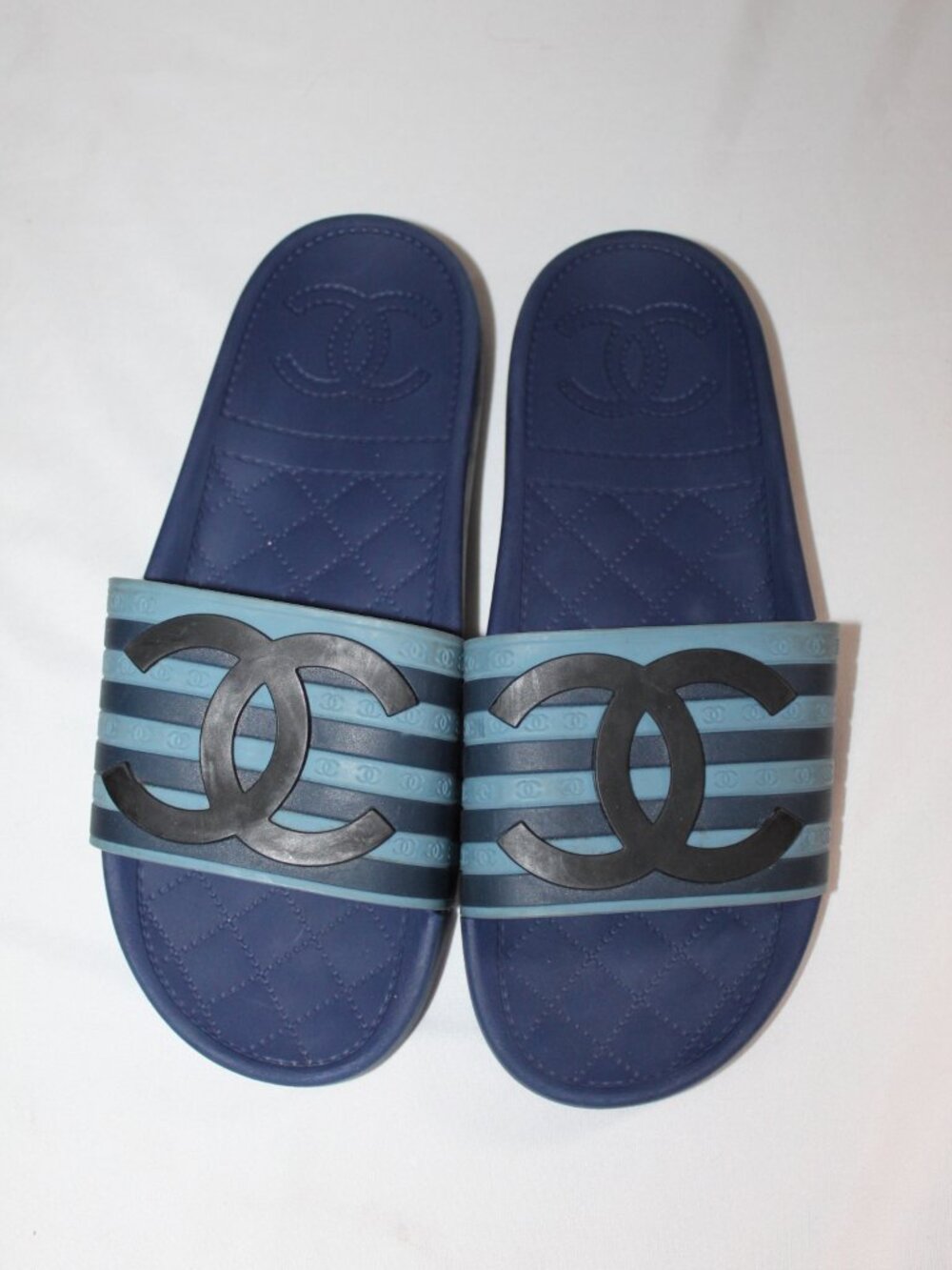 Chanel Striped Rubber Pool Slides CC Red Striped Flats Sandals 38 - Picture 2 of 9
